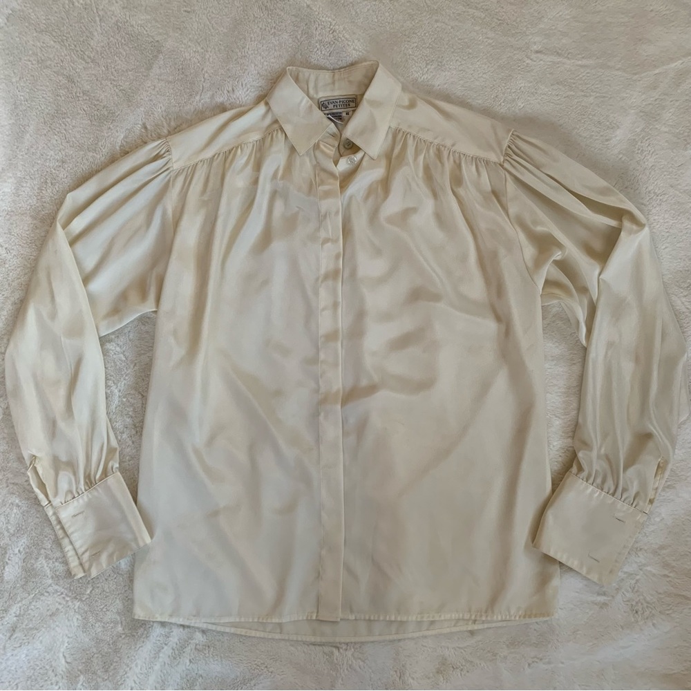 Evan-Picone Petites Button-up dress shirt - Cream colored - Size 6